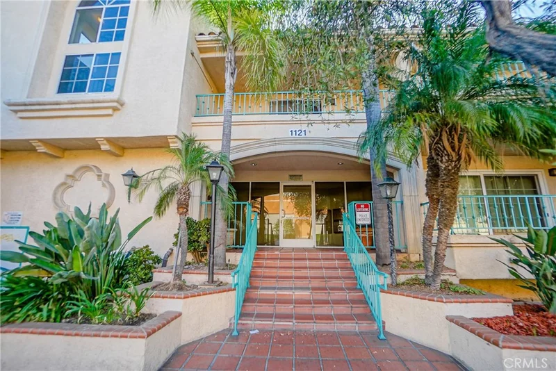1121 Obispo #105, Long Beach, CA 90804