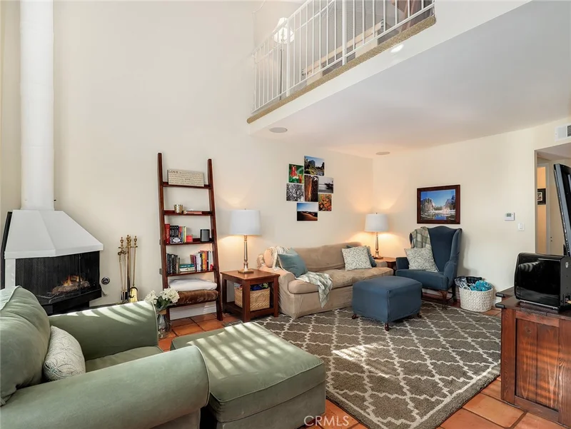 118 Jeranios, Thousand Oaks, CA 91362
