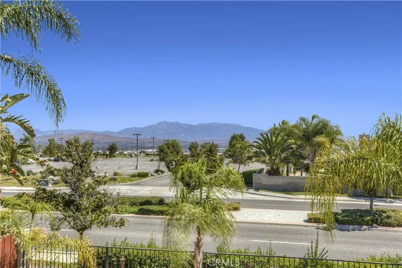 8640 Mesa Oak, Riverside, CA 92508