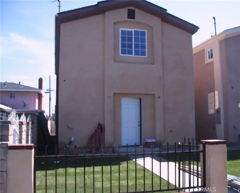 10330 Lou Dillon, Los Angeles, CA 90002