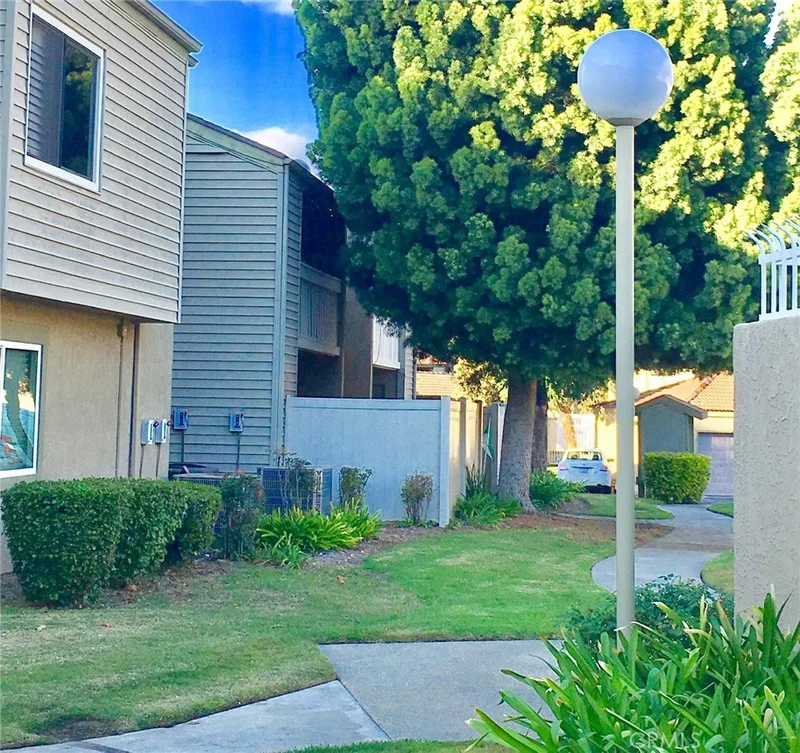 27 Carriage Way, Pomona, CA 91766