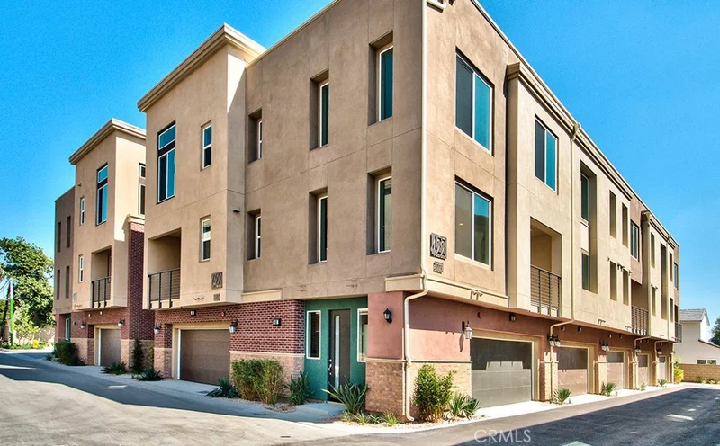422 Route 66 #102, Glendora, CA 91740