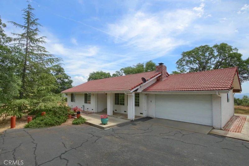 54301 Pine Tree Lane, North Fork, CA 93643