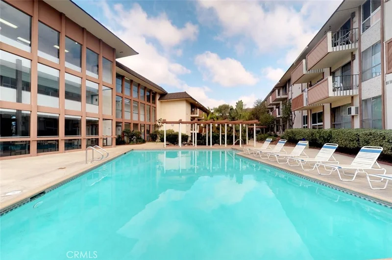 5585 Pacific Coast #119, Long Beach, CA 90804