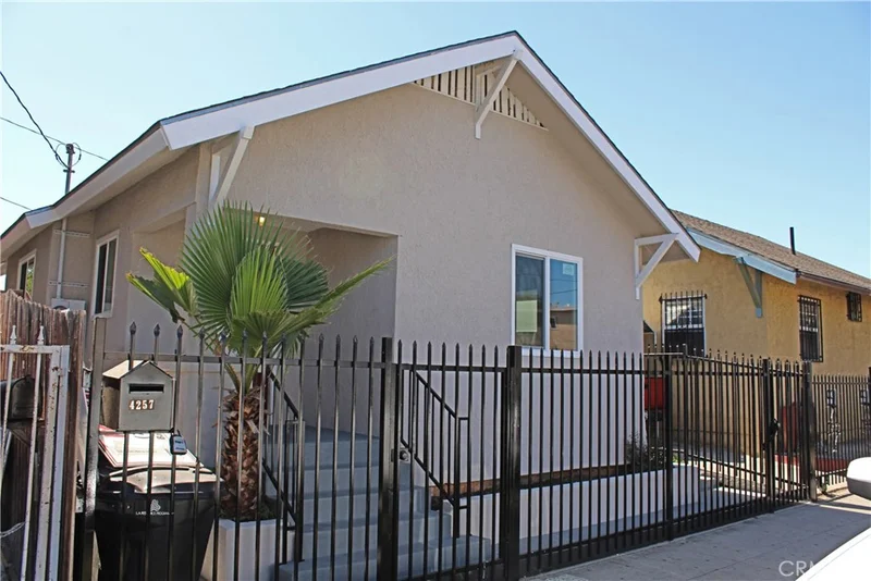 4257 Ascot, Los Angeles, CA 90011