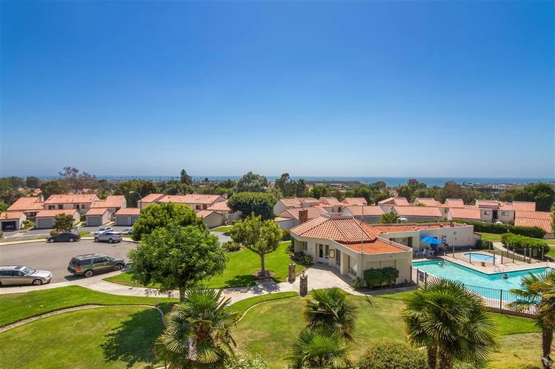 906 Caminito Madrigal #F, Carlsbad, CA 92011