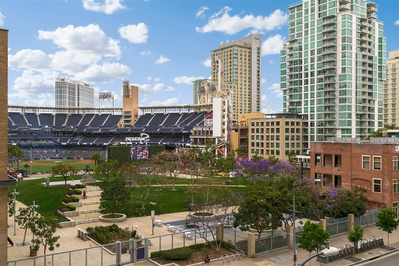 427 9th Ave #403, San Diego, CA 92101
