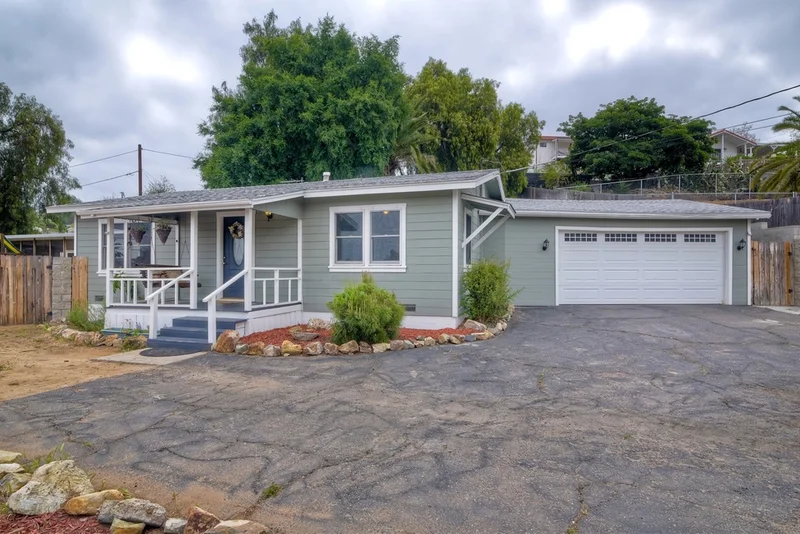 8607 Winter Gardens Blvd, Lakeside, CA 92040