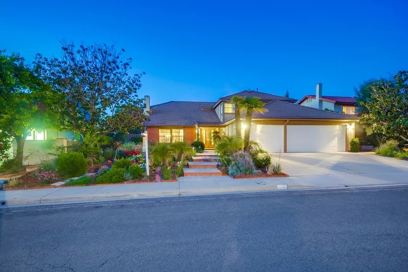 1909 Hacienda Drive, El Cajon, CA 92020