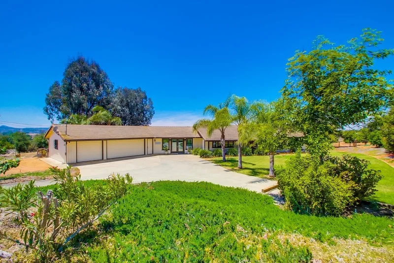 29826 Wilhite Ln, Valley Center, CA 92082