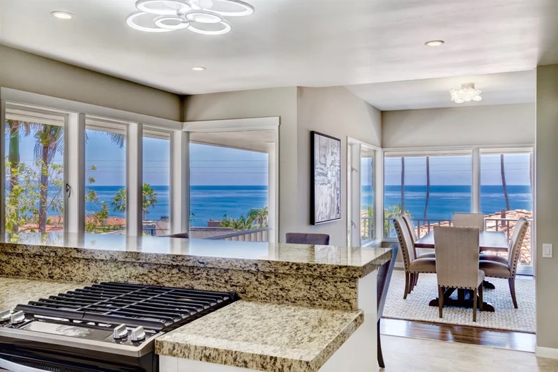 6208 Avenida Cresta, La Jolla, CA 92037