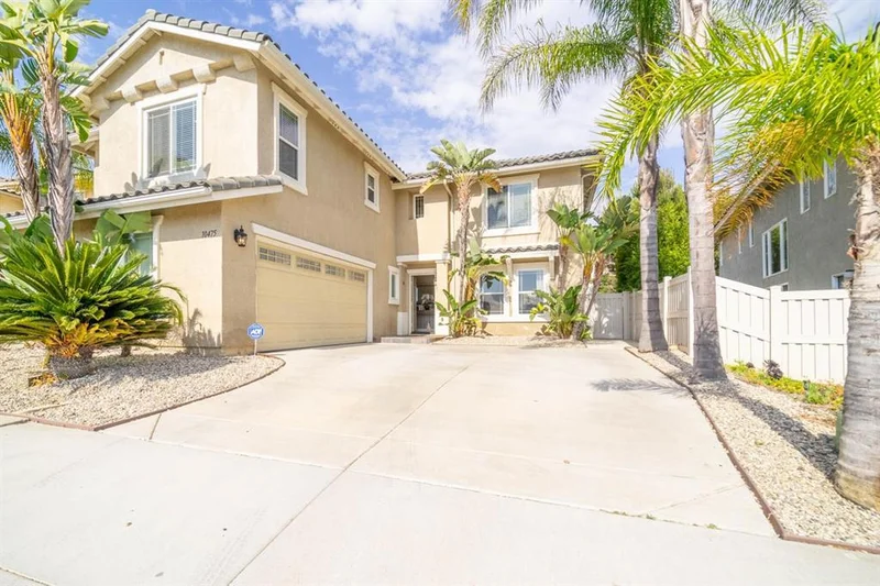 10475 Valley Waters Dr, Spring Valley, CA 91978