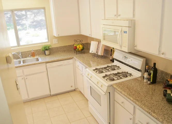 4236 Vista Del Rio Way, Oceanside, CA 92057