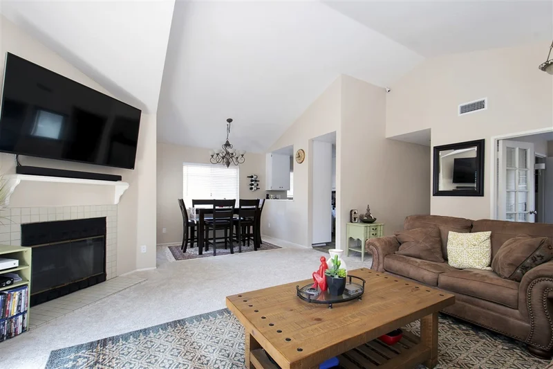 11239 Avenida De Los Lobos #G, San Diego, CA 92127