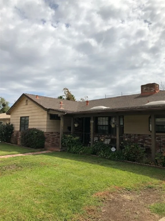 8905 Carlton Oaks Dr., Santee, CA 92071