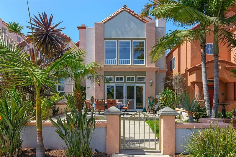 557 Cleveland, Oceanside, CA 92054