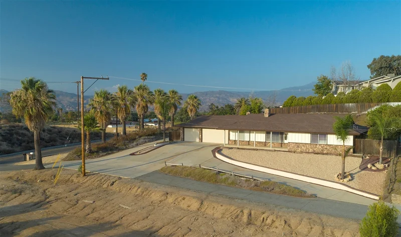 42325 Stetson, Hemet, CA 92544