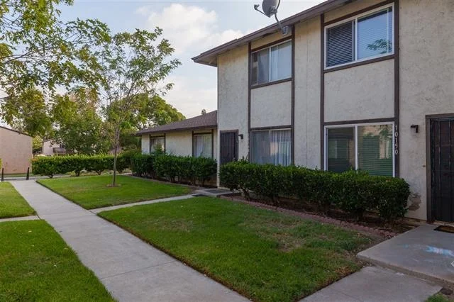10148 Carefree Dr, Santee, CA 92071