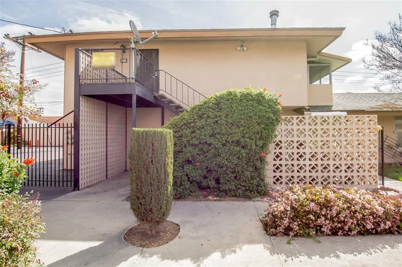 559 Oakdale Ln #D, El Cajon, CA 92021