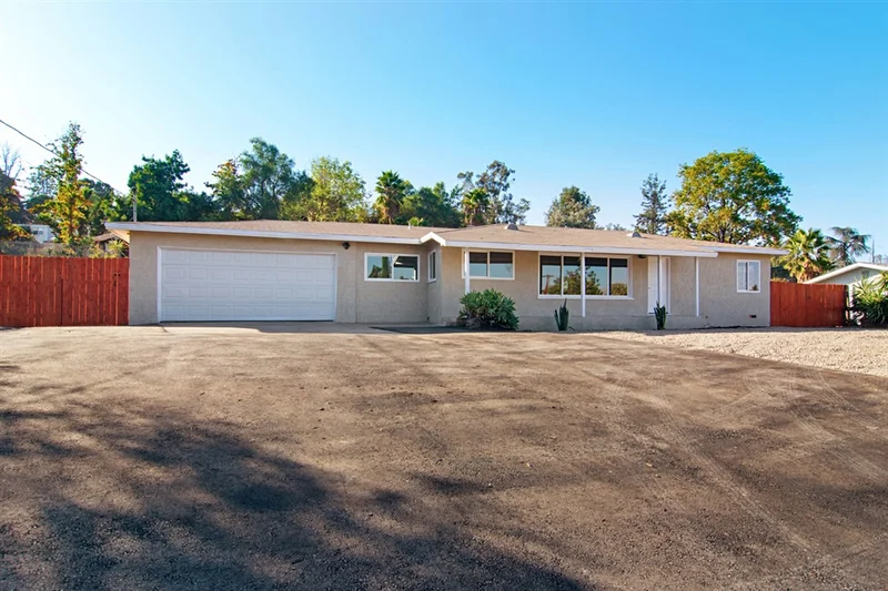 9106 Emerald Grove Ave, Lakeside, CA 92040