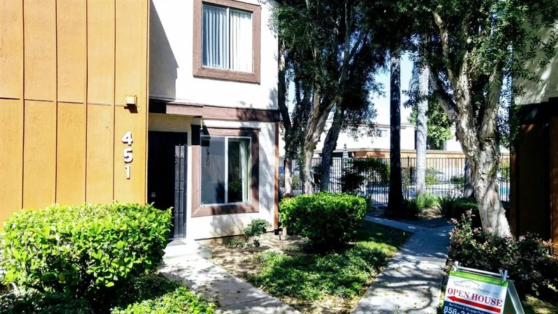 451 Lincoln Ave, El Cajon, CA 92020