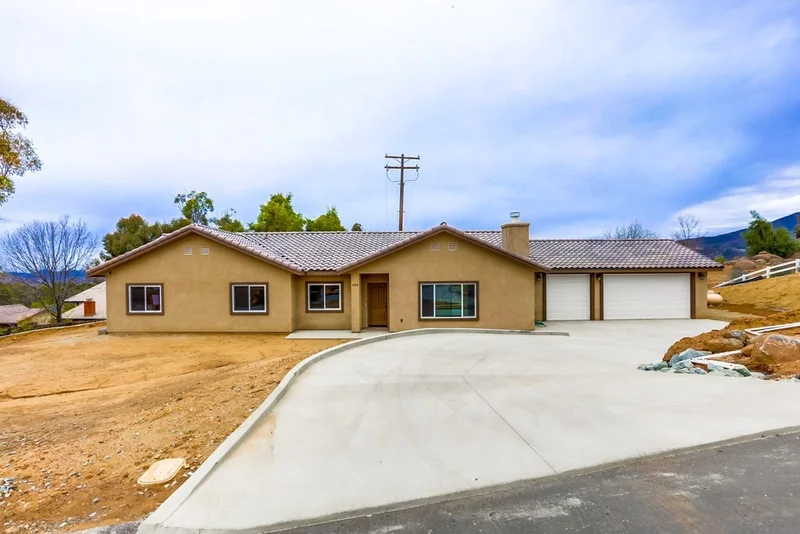 1884 Brady Jane Lane, Alpine, CA 91901