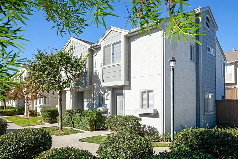 8995 Windham Ct, Spring Valley, CA 91977