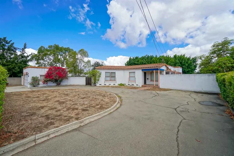5135 67th St, San Diego, CA 92115