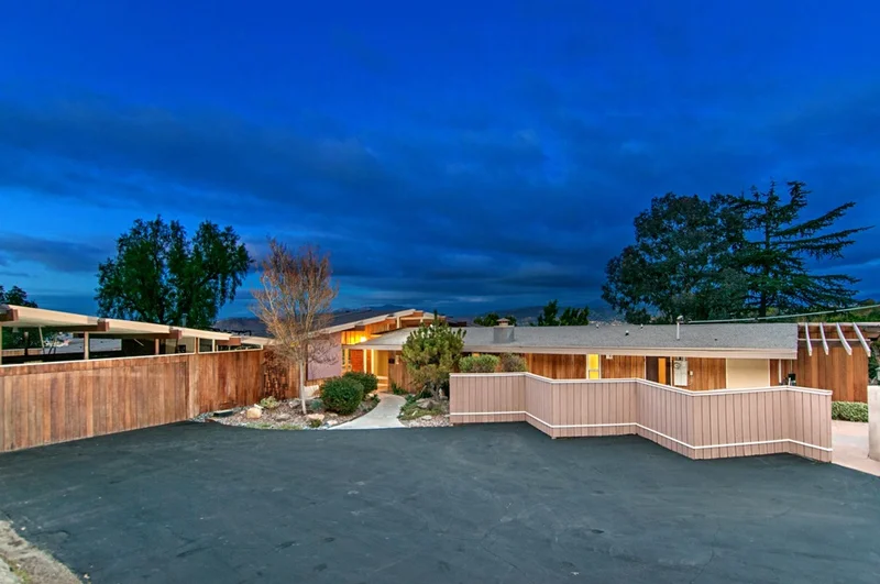 10364 Bonnie Ln, La Mesa, CA 91941