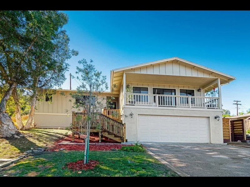 8906 Bancroft View Dr, Spring Valley, CA 91977