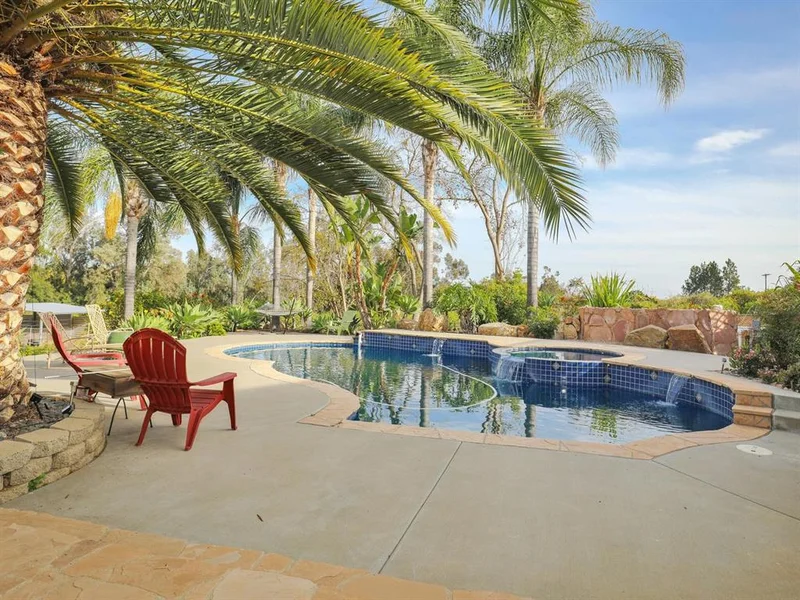 2749 Mission Rd, Fallbrook, CA 92028