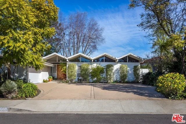 2714 Carmar, Los Angeles, CA 90046