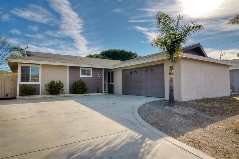 118 Flamingo Dr, Oceanside, CA 92054