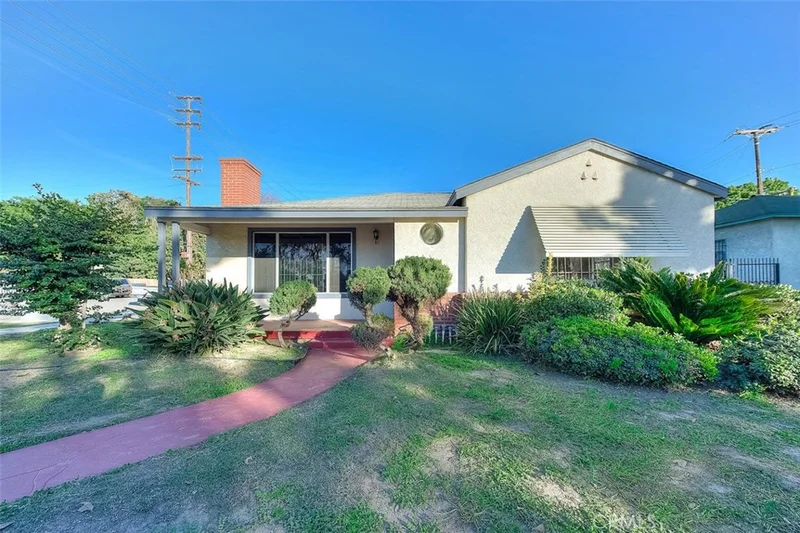 2990 Gale, Long Beach, CA 90810