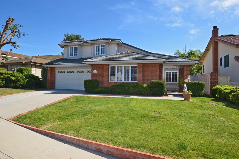12445 Cloudesly Dr., San Diego, CA 92128