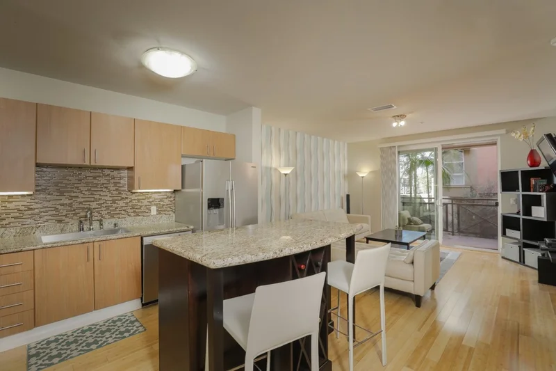 525 11th Ave 1201, San Diego, CA 92101