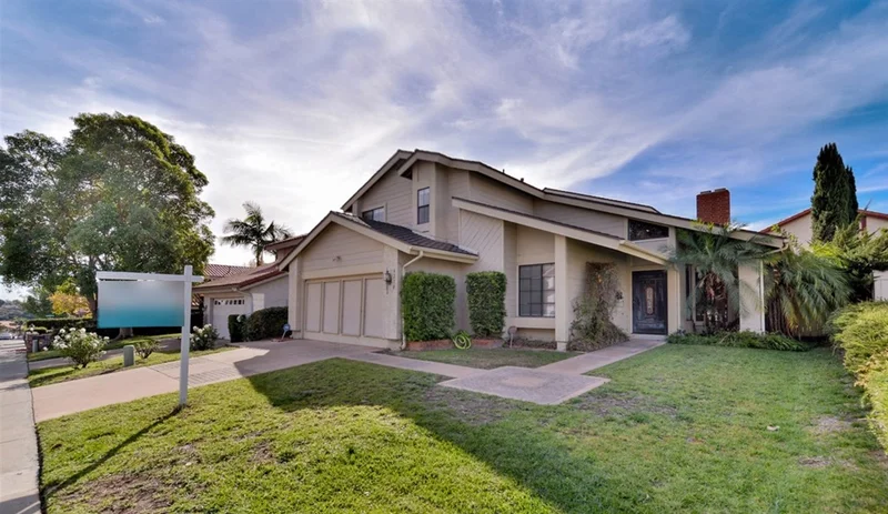 6230 Lakewood St, San Diego, CA 92122