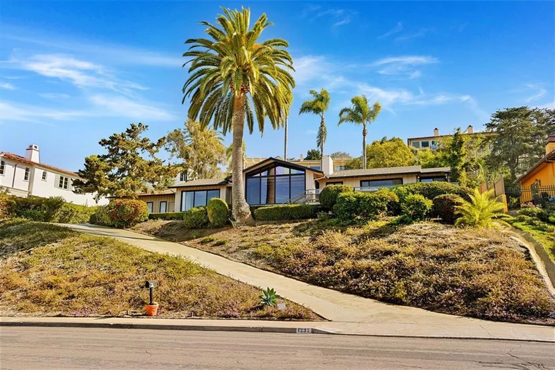 1237 Muirlands Vista Way, La Jolla, CA 92037