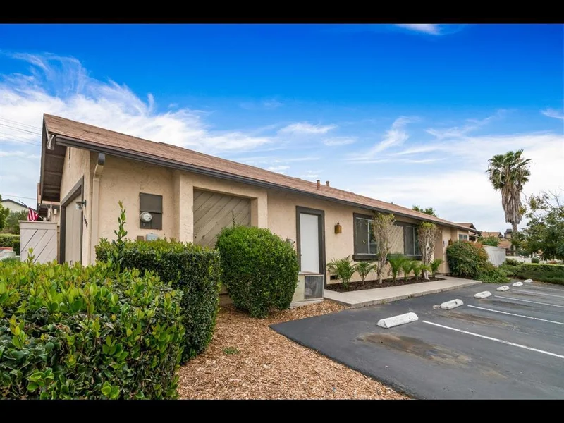 10387 Claudia Ln, Santee, CA 92071
