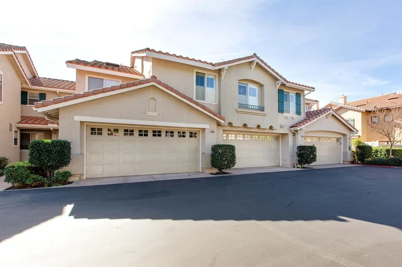 425 Whispering Willow Dr #E, Santee, CA 92071