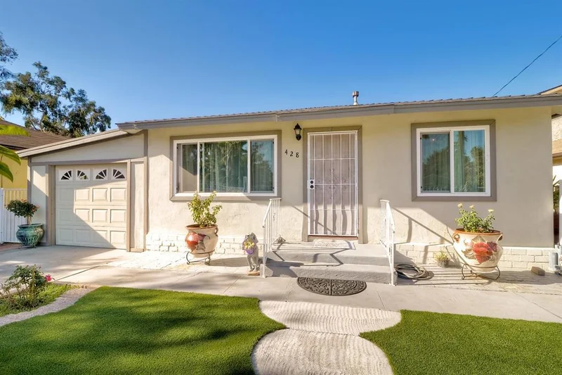 428 6th Avenue, Escondido, CA 92025