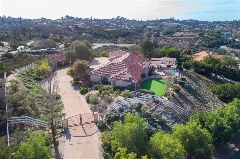 1863 Mil Sorpresas, Fallbrook, CA 92028