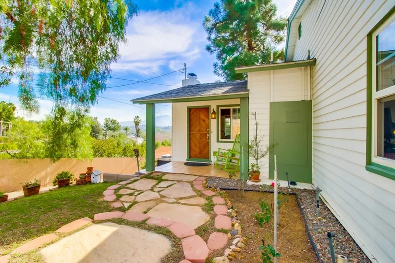 4160 Conrad Dr, Spring Valley, CA 91977