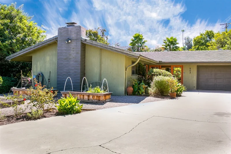 903 Ranrido Drive, Escondido, CA 92025