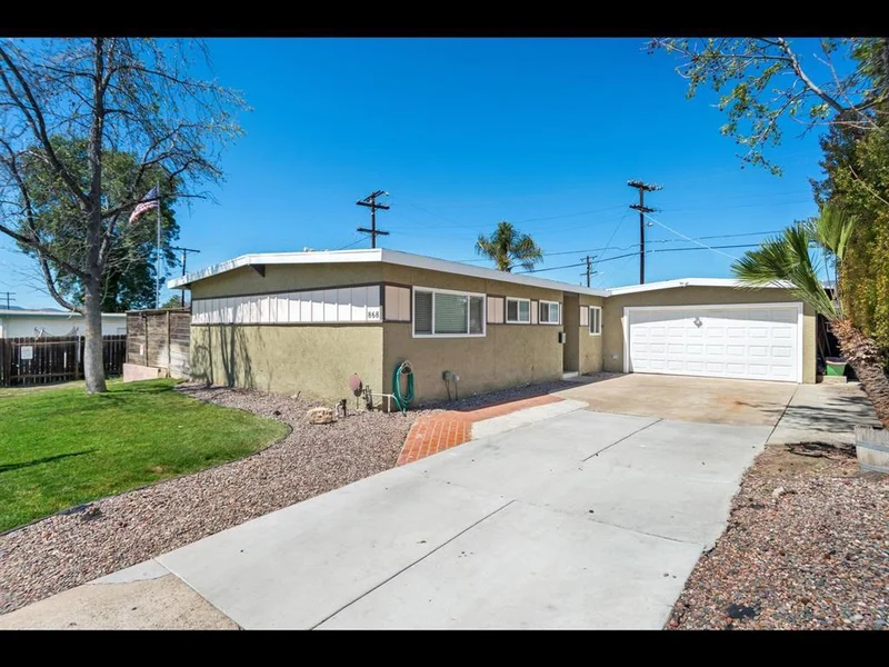 868 Valley Village Dr, El Cajon, CA 92021