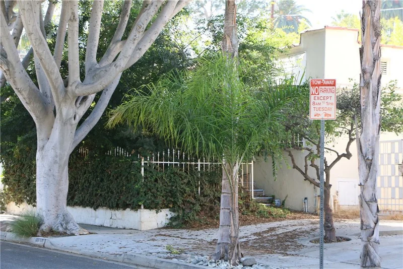 9037 Dicks, West Hollywood, CA 90069