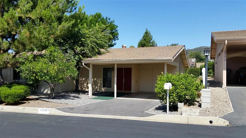 1868 Fairway Park #B, Escondido, CA 92026