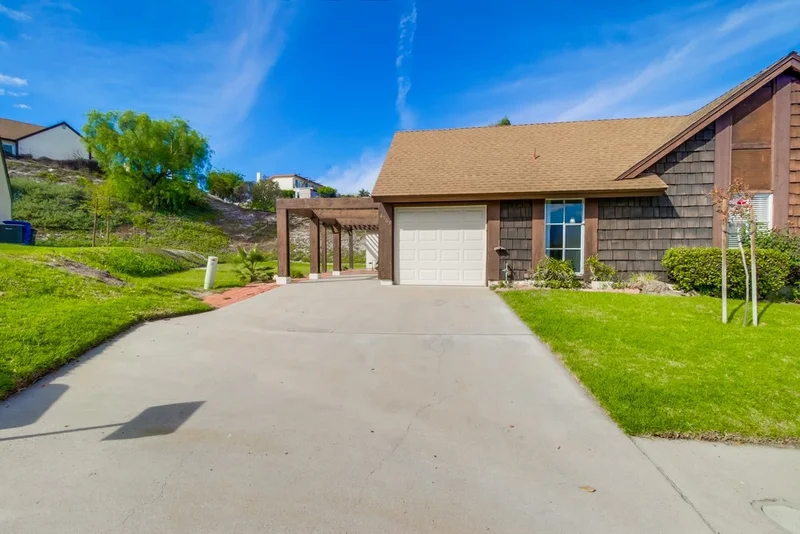 2568 Granada Cir, Spring Valley, CA 91977