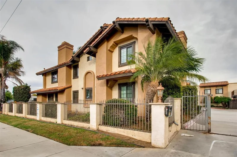 561 Mollison Ave #B, El Cajon, CA 92020