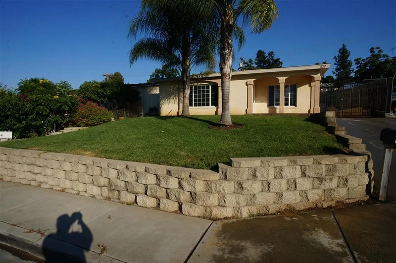 1129 4th Avenue, Escondido, CA 92025